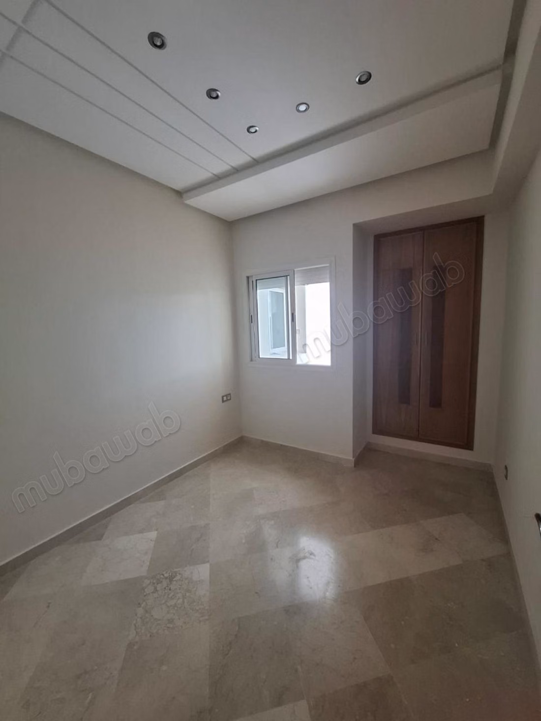 Appartement en location à Mozart. 
4 pièces confortables. 
Ascenseur et terrasse