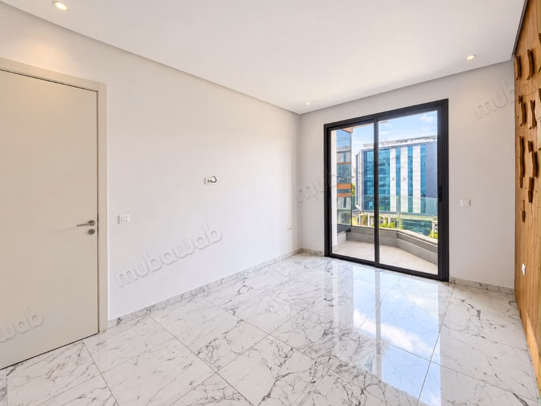 Piattaforma per ufficio 100m Oasis strada del Jadida