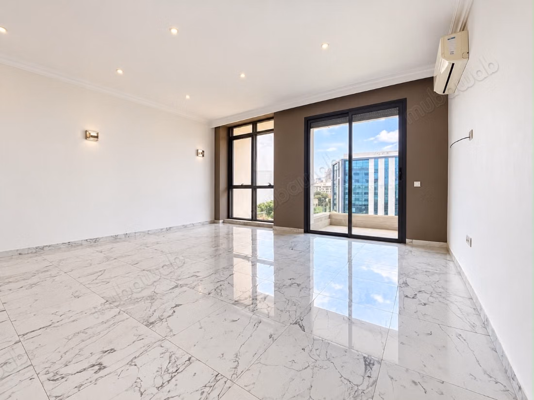 Piattaforma per ufficio 100m Oasis strada del Jadida