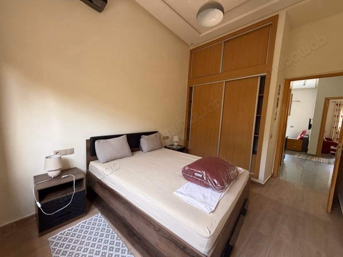 Appartement en location à Hay Targa.
Superficie 68m².
Meublé
