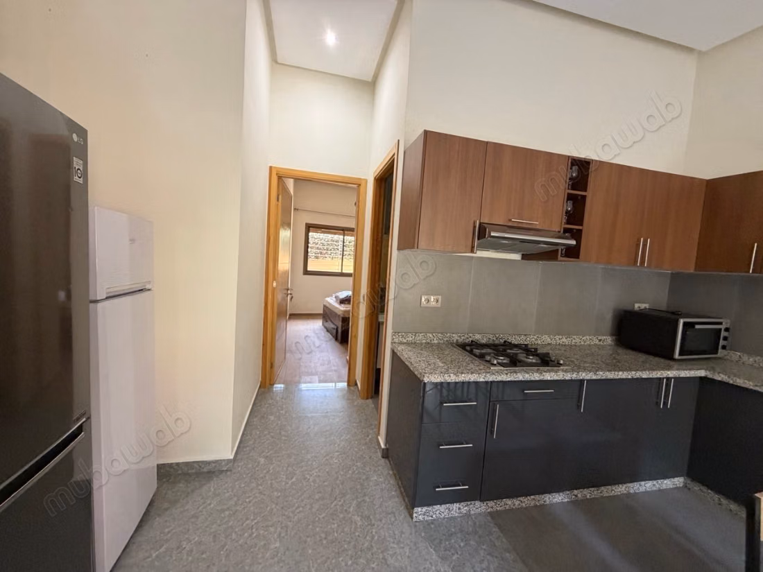 Appartement en location à Hay Targa.
Superficie 68m².
Meublé