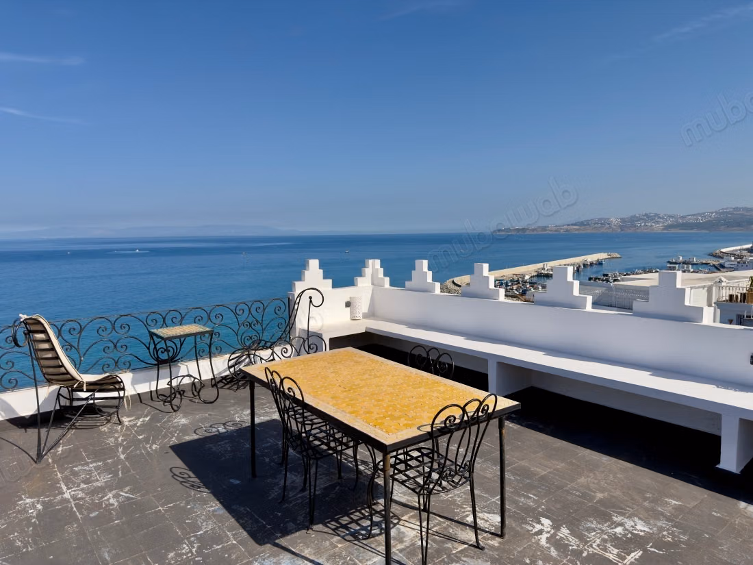 Maison traditionnelle avec vue sur la mer