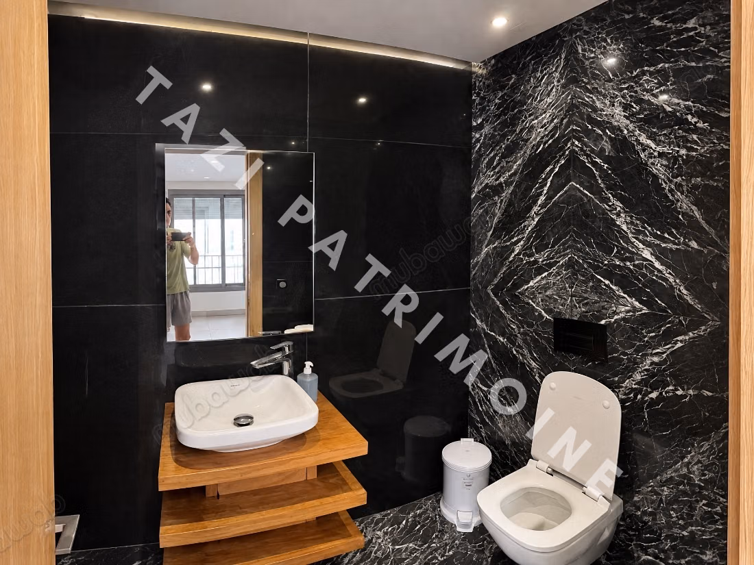 À vendre 2 ch avec terrasse sans vis à vis invest