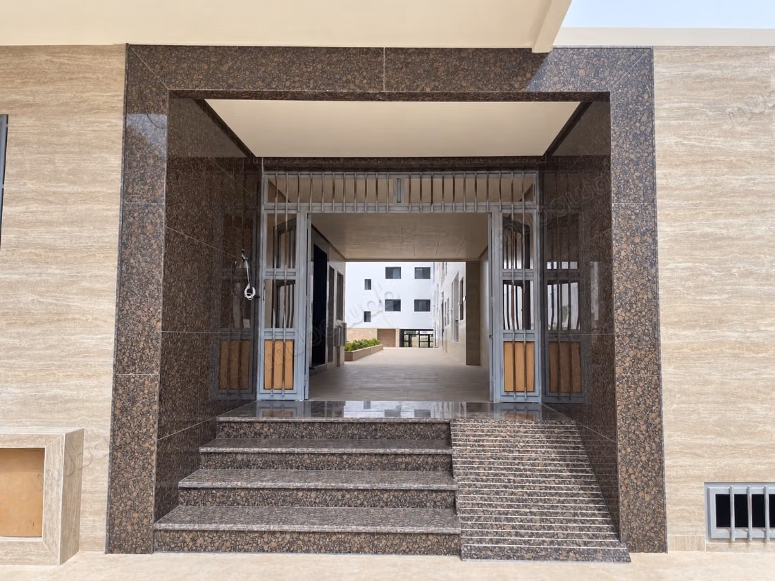 Appartamento in vendita a Martil. Superficie 66 m². Piscina e servizio di portineria