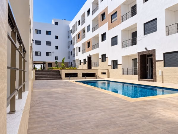 Appartement à vendre à Martil. Surface 66 m². Piscine et service de conciergerie