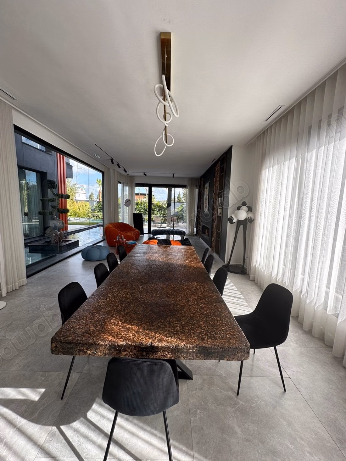 Casa de alto standing en venta en Ville Verte. 5 habitaciones cómodas. Bien amueblado