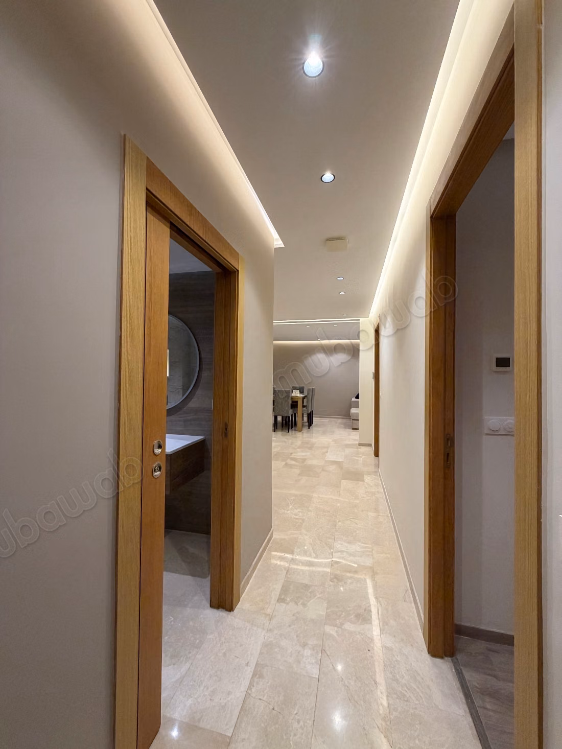 Appartement à louer dans le centre-ville de Tanger. 5 grandes chambres. Mobilier