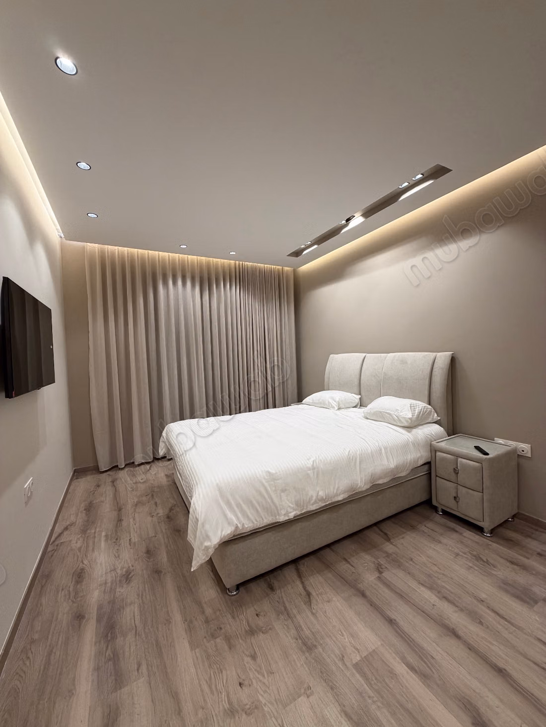 Appartement à louer dans le centre-ville de Tanger. 5 grandes chambres. Mobilier