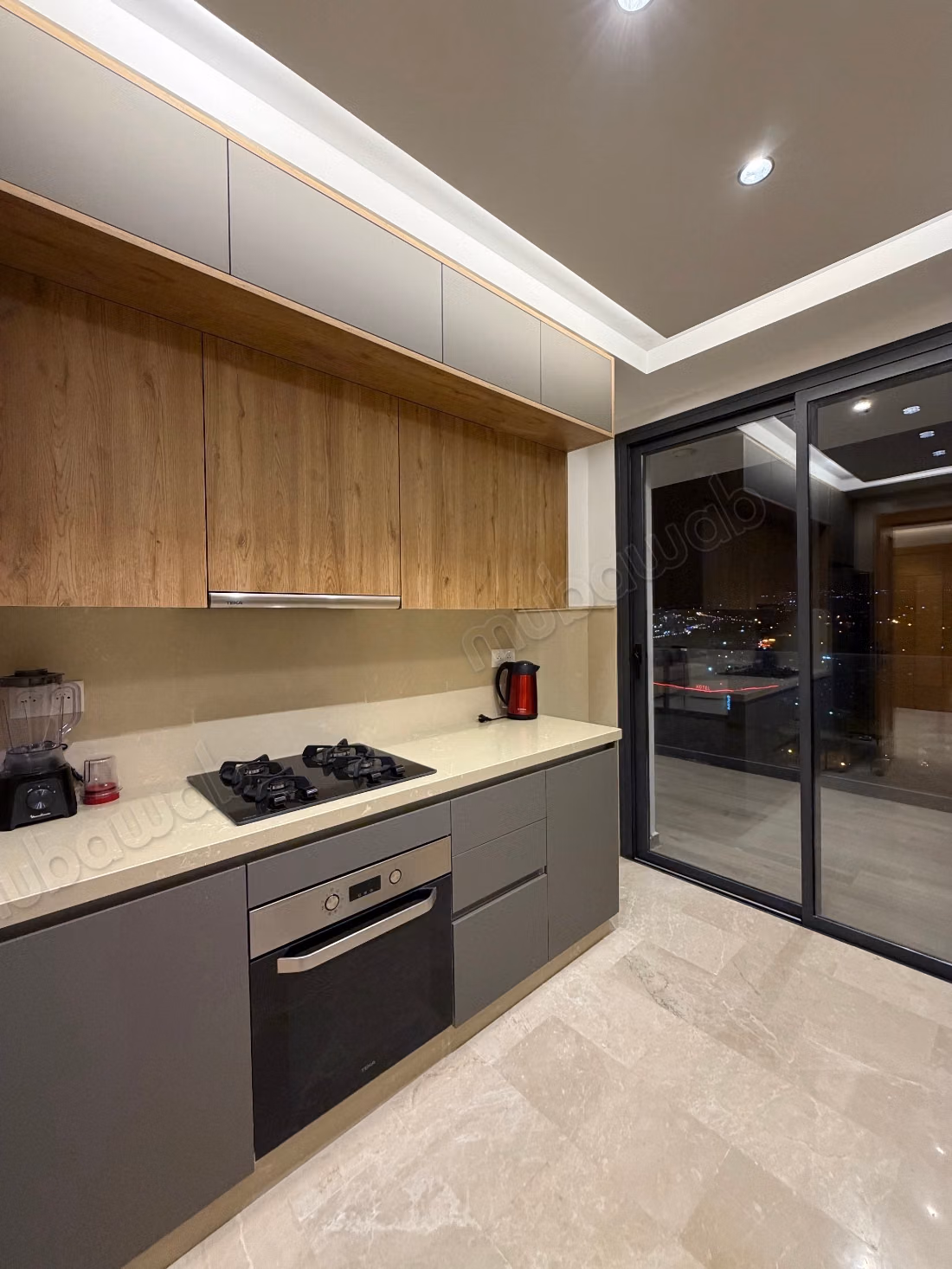 Appartement à louer dans le centre-ville de Tanger. 5 grandes chambres. Mobilier