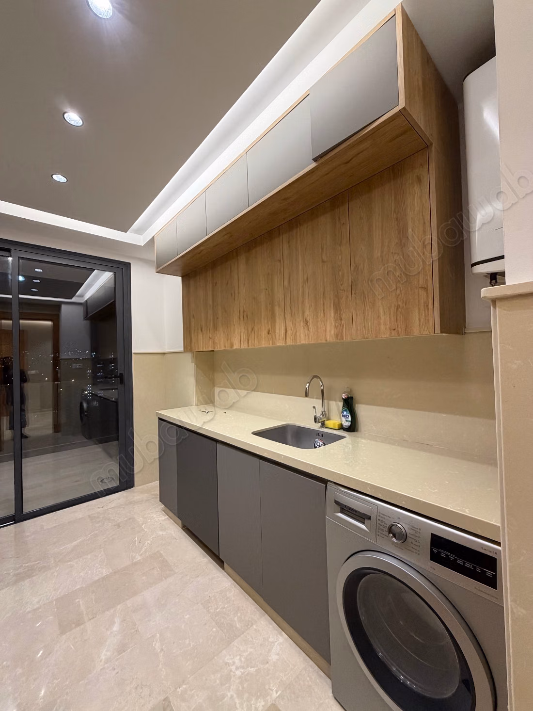 Appartement à louer dans le centre-ville de Tanger. 5 grandes chambres. Mobilier