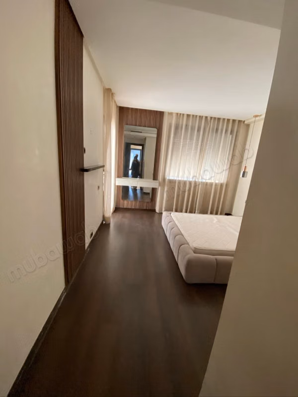 Alquiler de un apartamento vacío de dos habitaciones en La Ciudad Verde