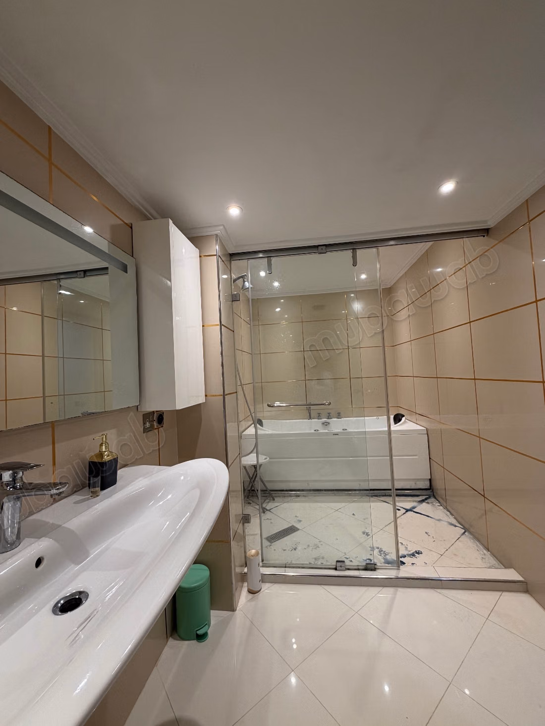 Apartment for rent in Centre 
3 lovely rooms
