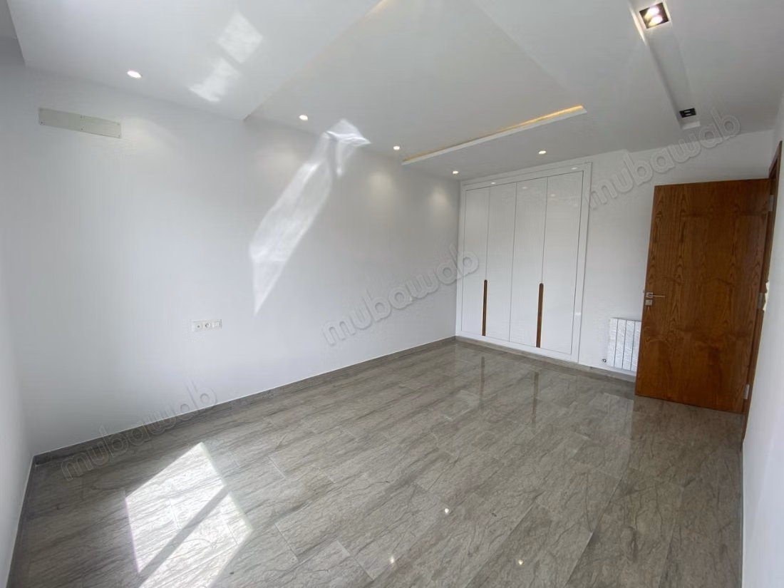 A louer: Appartement en S2 à la zone de théâtre