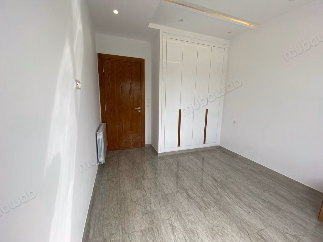 A louer: Appartement en S2 à la zone de théâtre