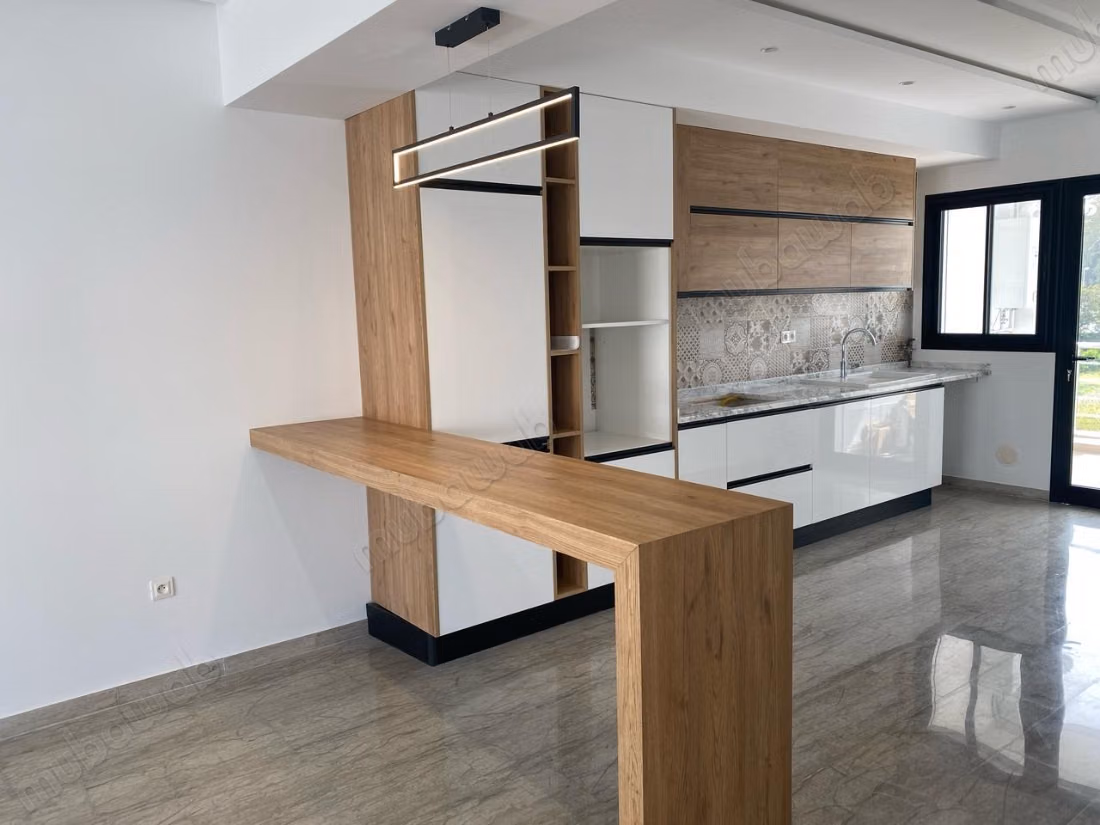 A louer: Appartement en S2 à la zone de théâtre