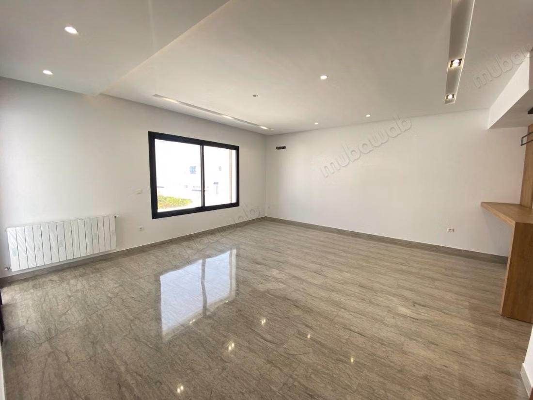 A louer: Appartement en S2 à la zone de théâtre