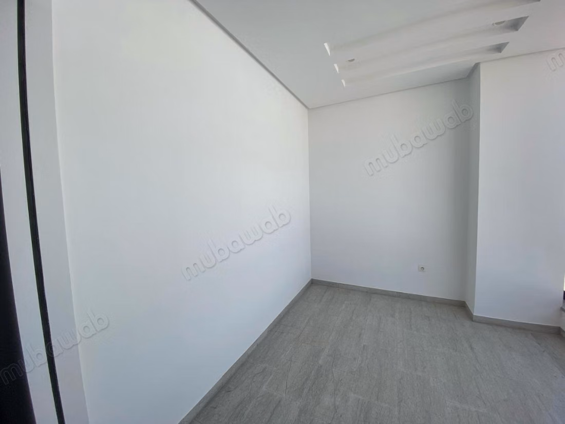 A louer: Appartement en S2 à la zone de théâtre