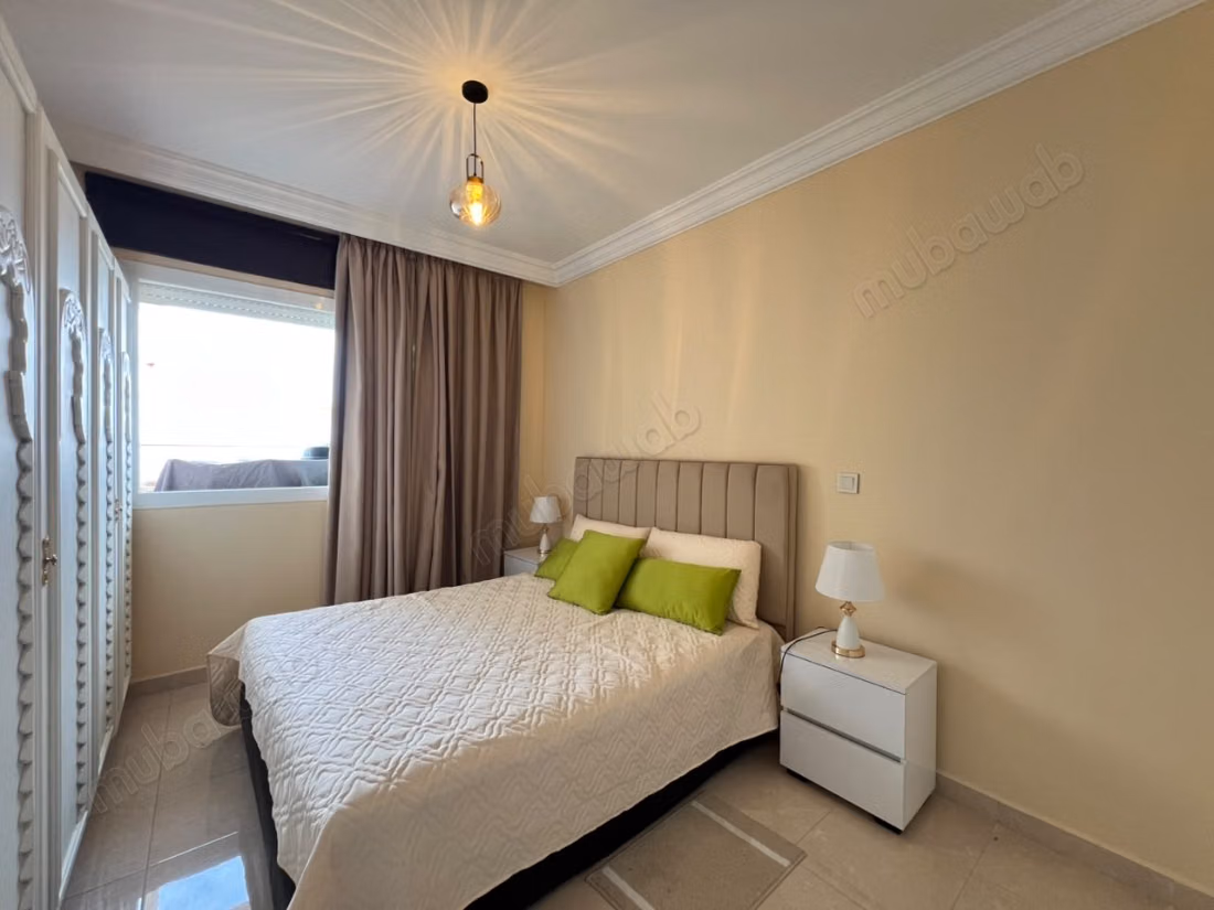 Bel appartement meublé en face marina