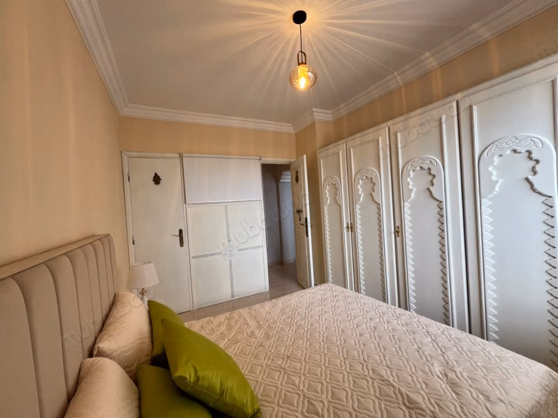 Bel appartement meublé en face marina
