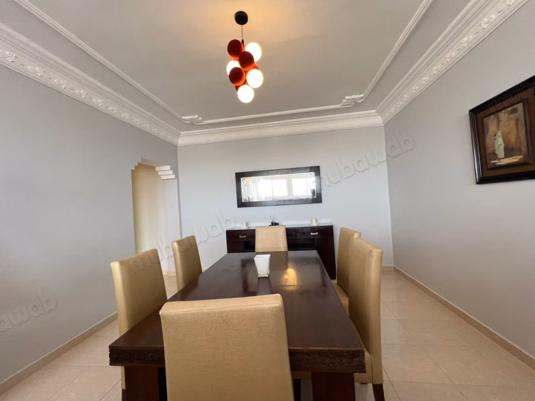 Bel appartement meublé en face marina