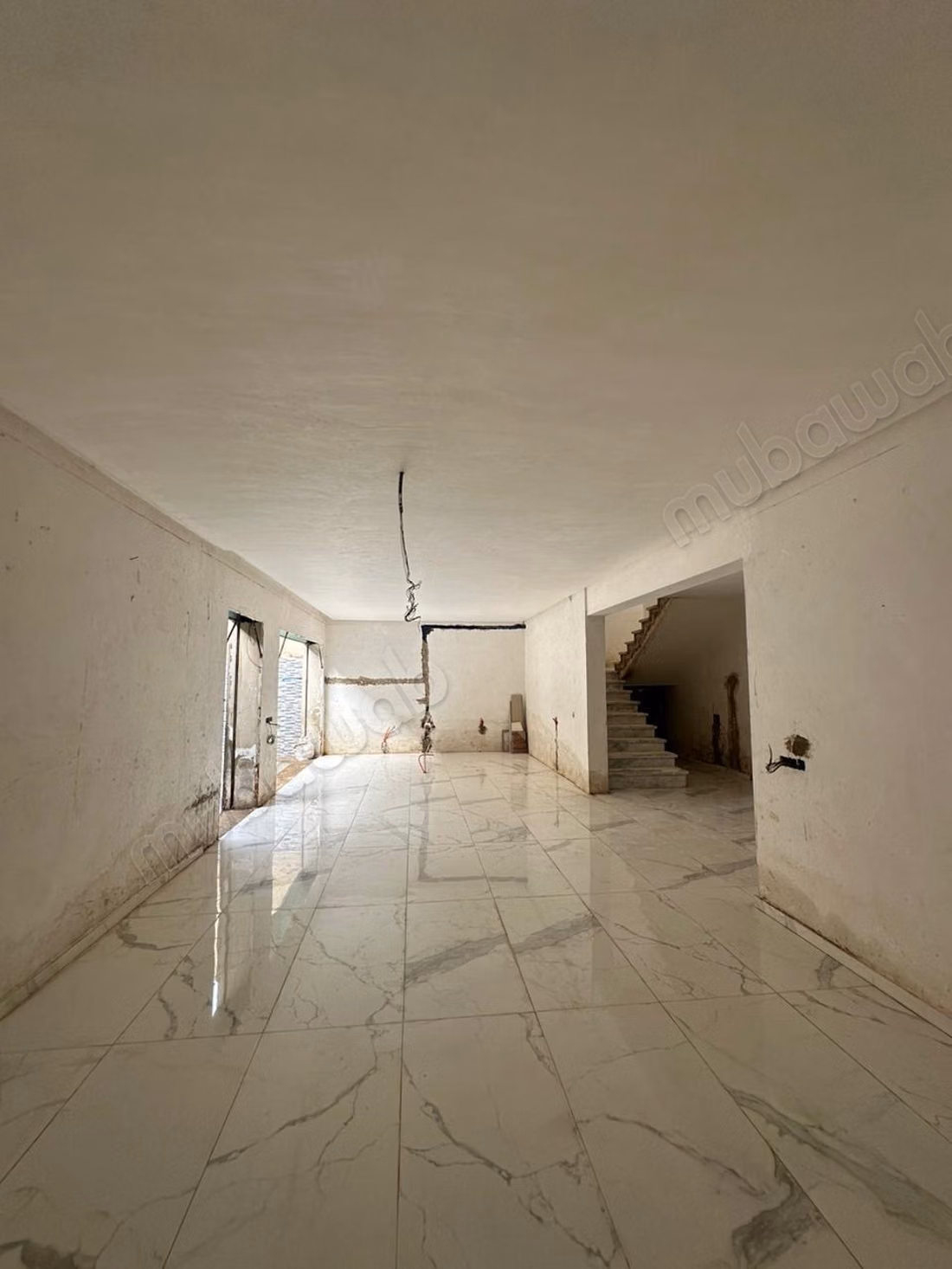 Vente villa de luxe à Plage Oued Cherrat. 
Surface totale 250 m². 
Parking et terrasse