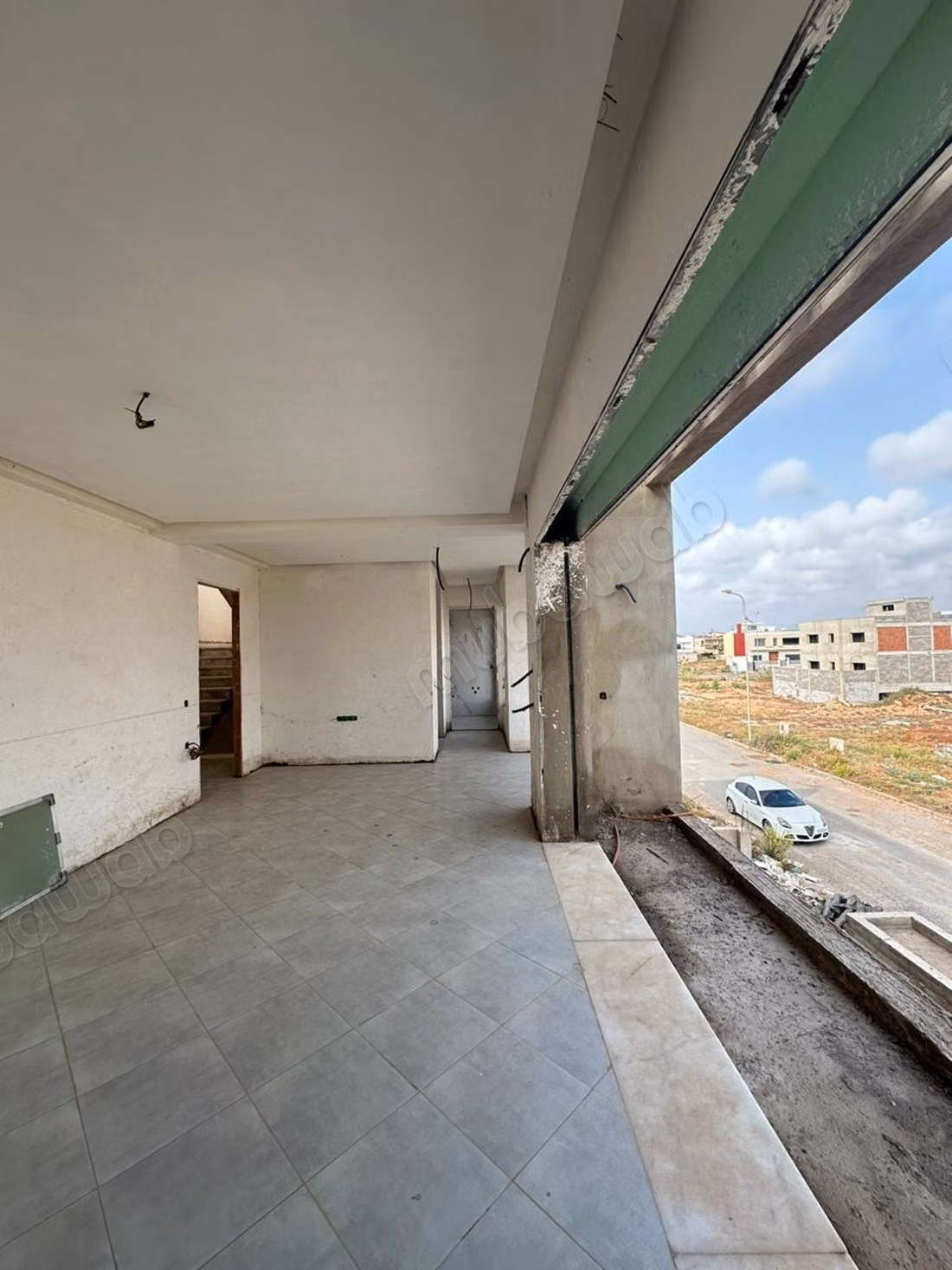 Vente villa de luxe à Plage Oued Cherrat. 
Surface totale 250 m². 
Parking et terrasse