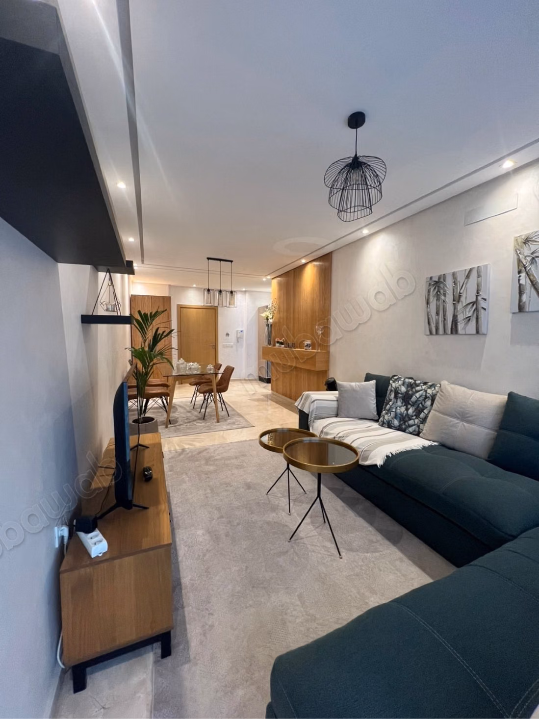 Rent an apartment in Bourgogne Ouest. 
1 lovely room. 
Double glazed windows and central heating