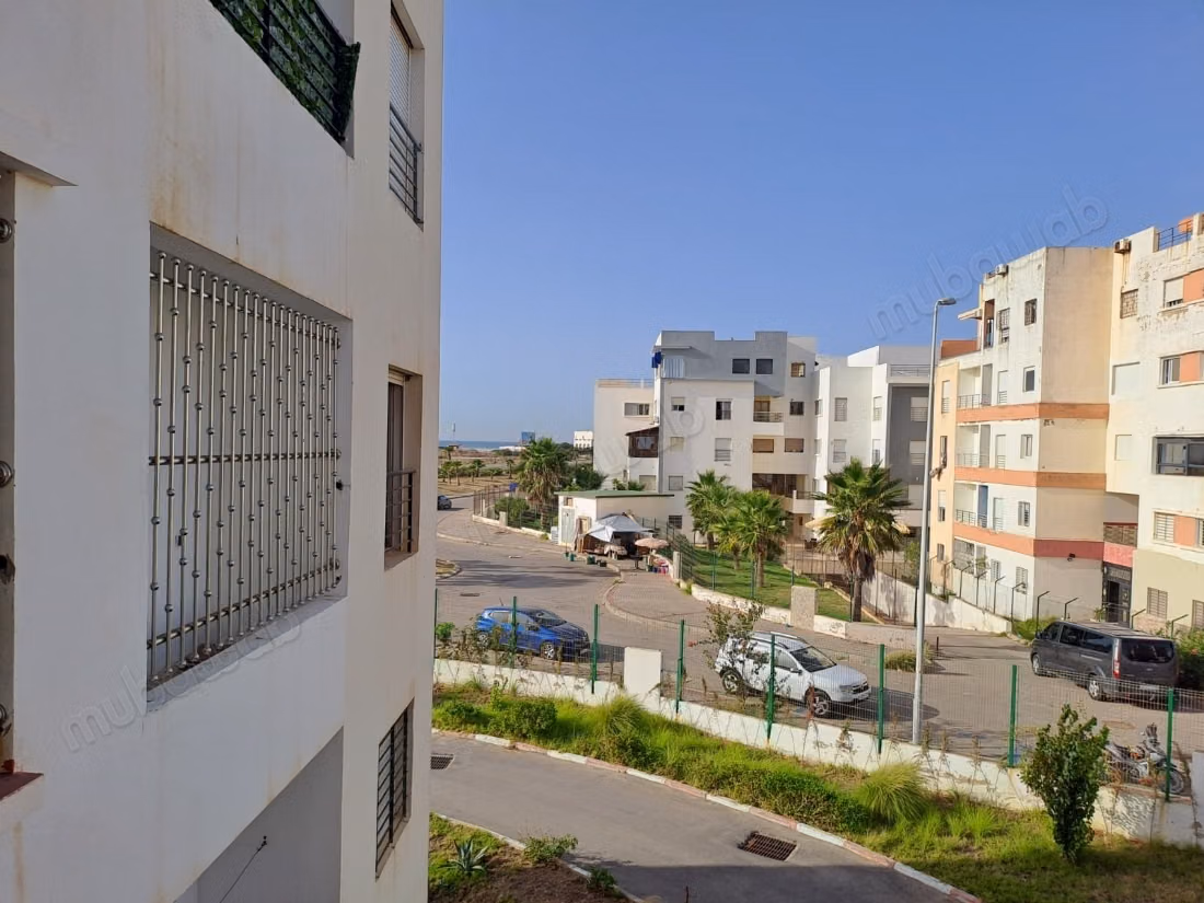 Vente d'un bel appartement à Gueznaia. 3 chambres agréables. Bien meublé