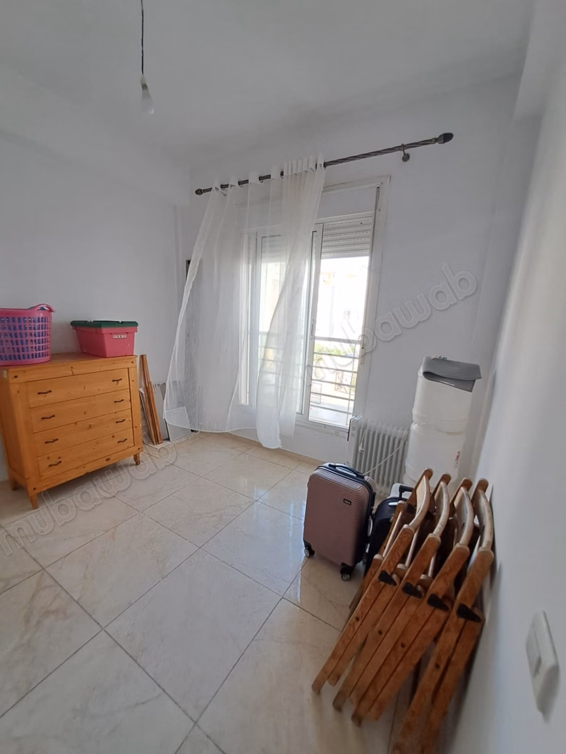 Vente d'un bel appartement à Gueznaia. 3 chambres agréables. Bien meublé