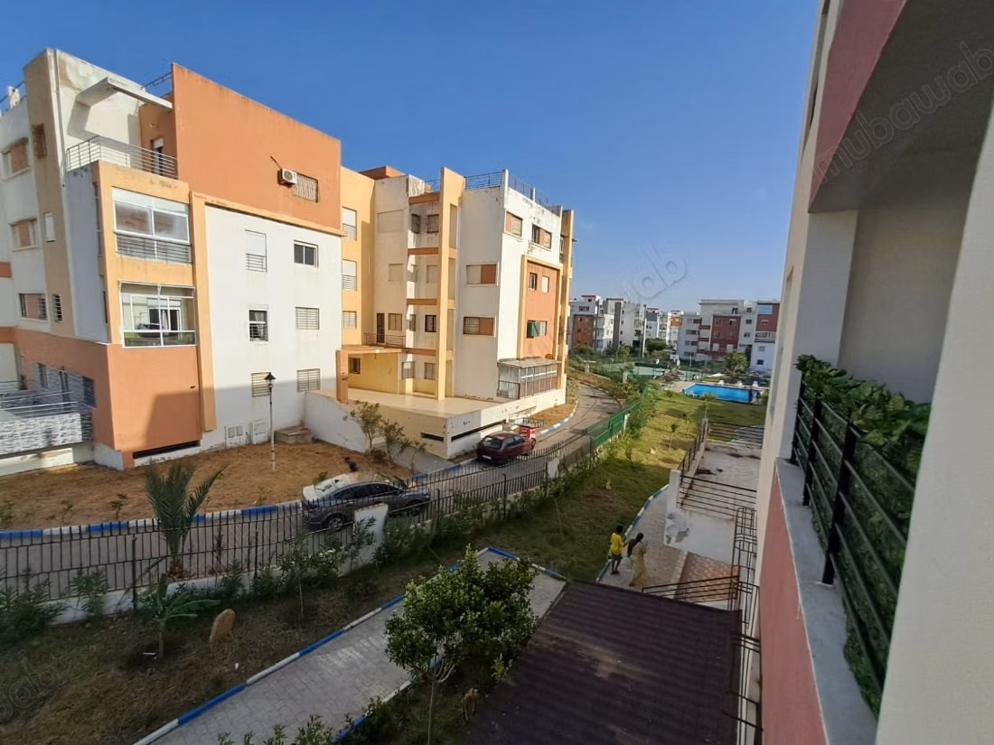 Vente d'un bel appartement à Gueznaia. 3 chambres agréables. Bien meublé