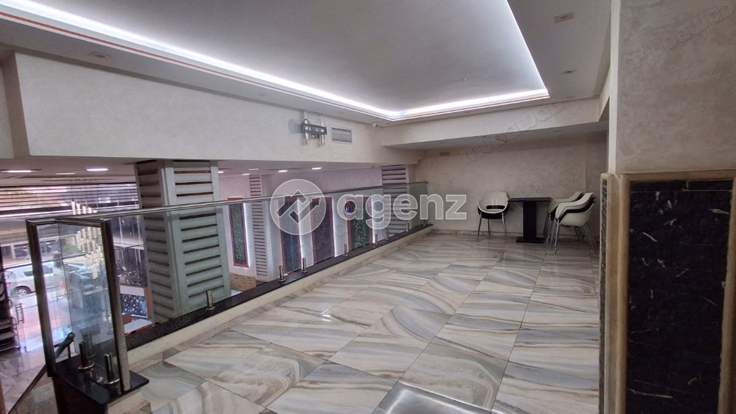 Commerce à louer 220 m² 
Centre Ville 
Mohammedia