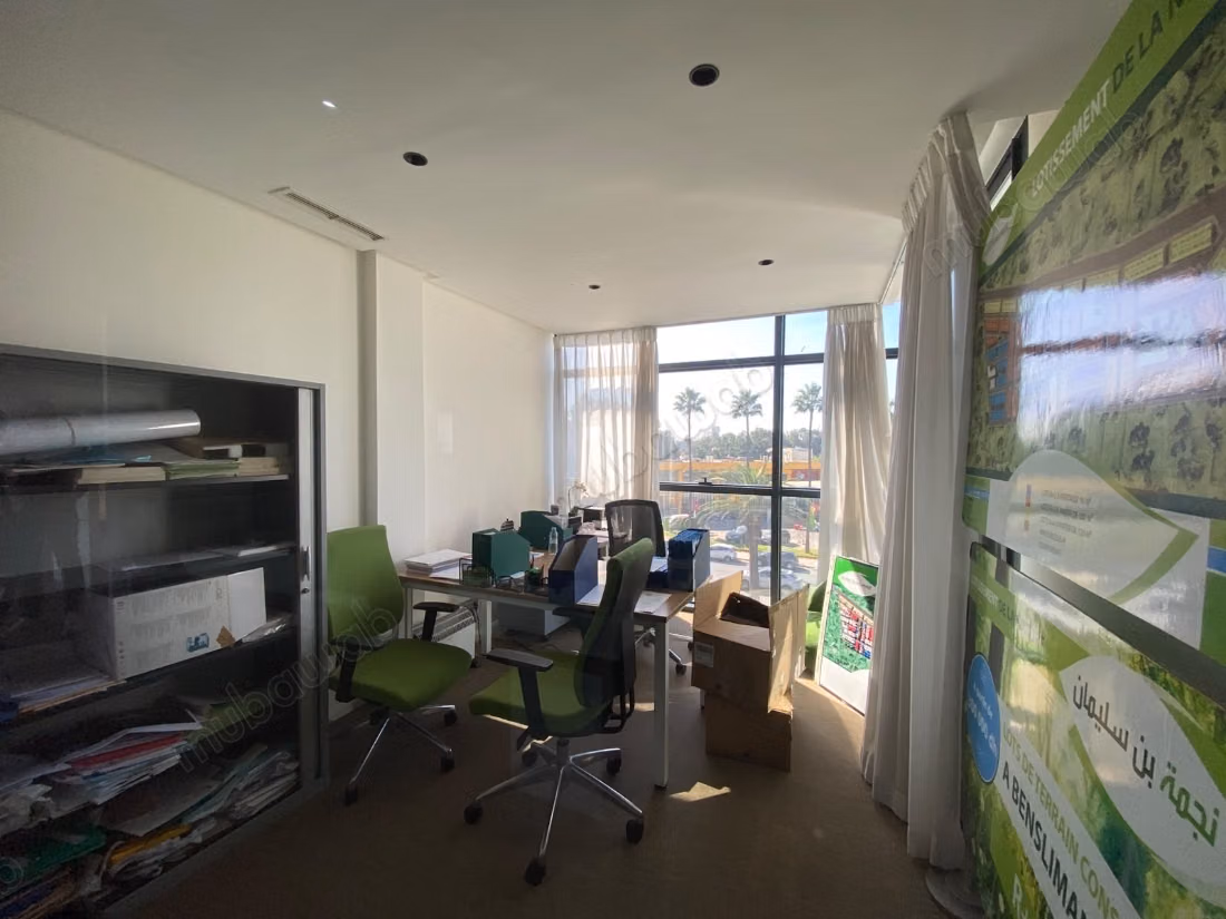 Bureau Prime Aménagé De 227 M² En Location Oasis