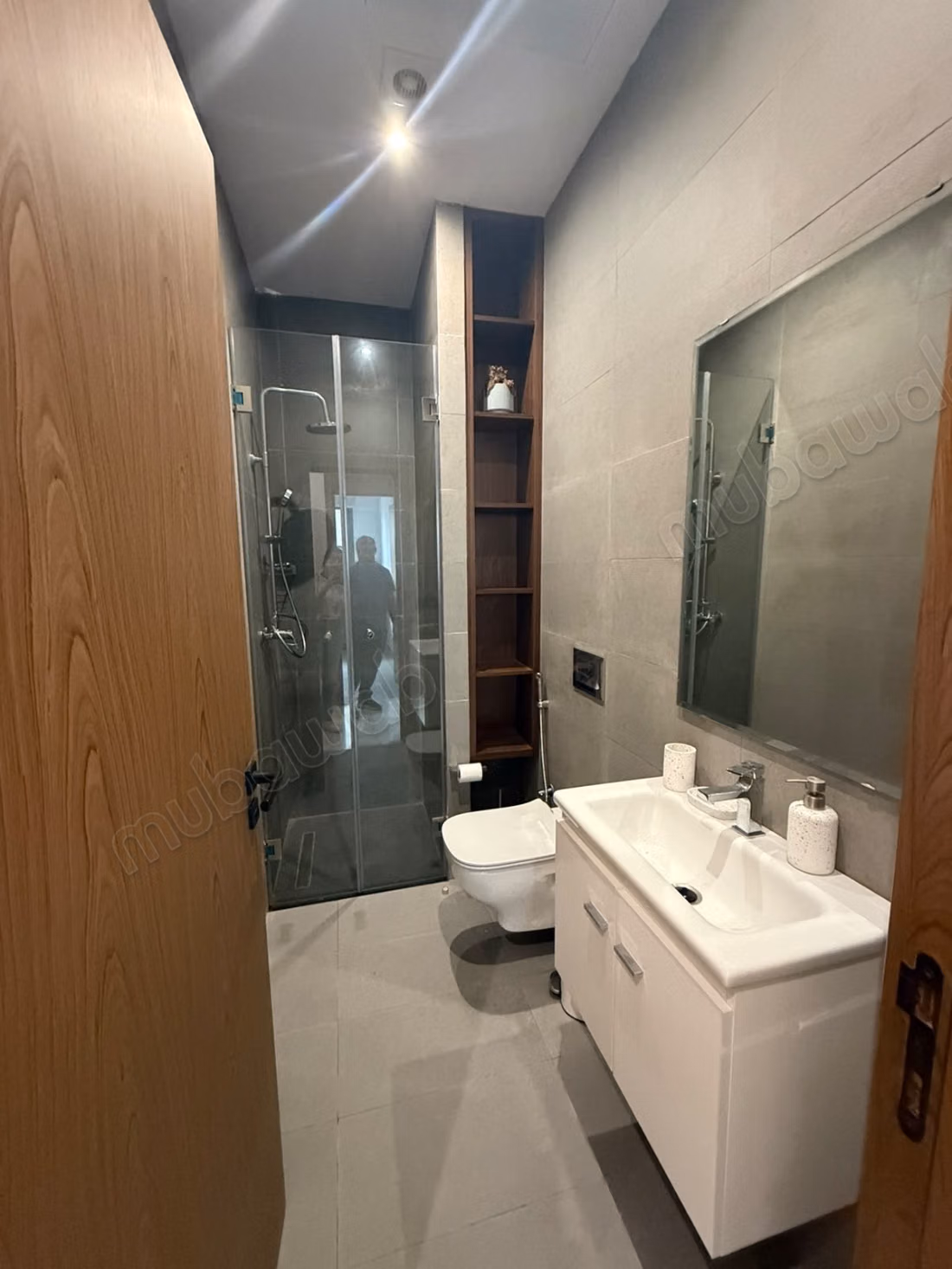 Très bel appartement en location à Harhoura.
Superficie 128 m².
Meublé