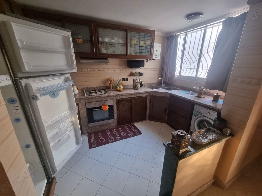 À vendre : Appartement dans l'Extension Dakhla. 1 Partie. Résidence sécurisée équipée d'un système de réception de chaînes satellites