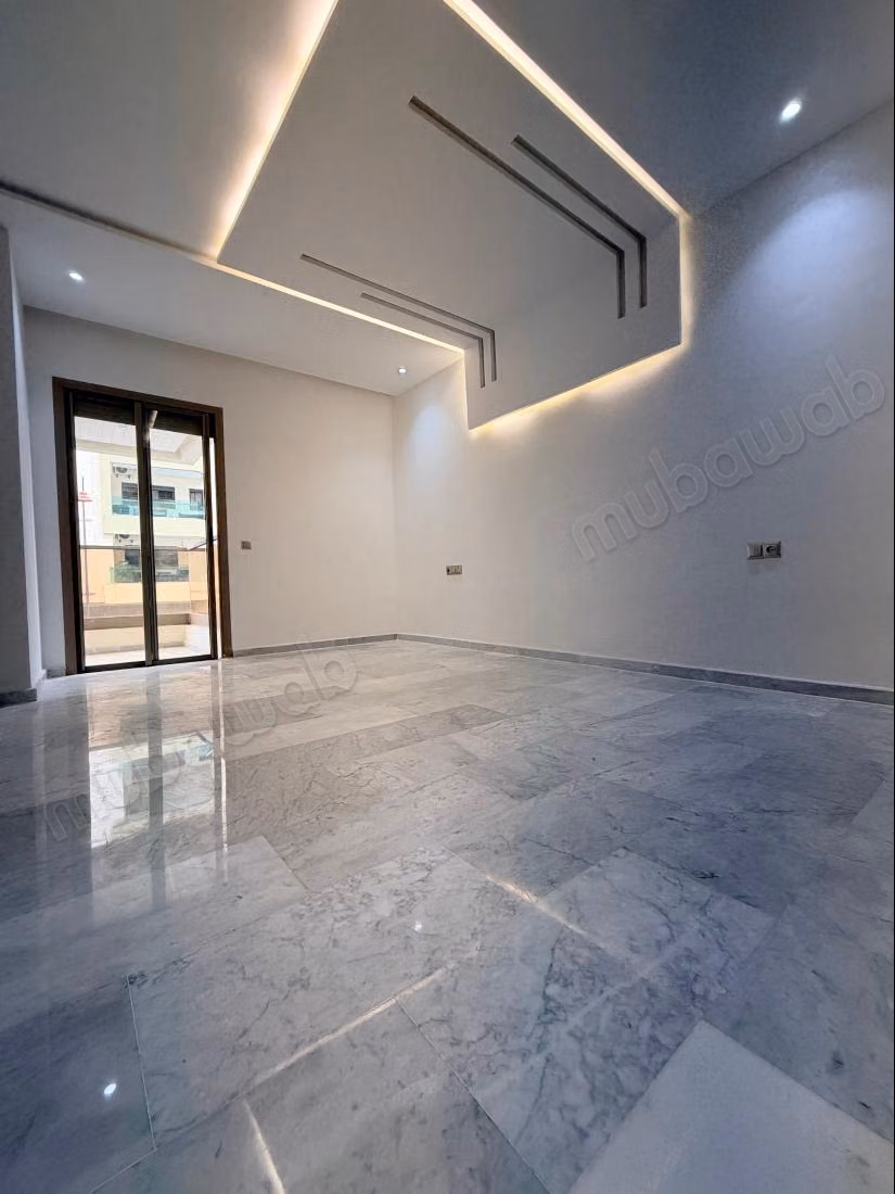 Superbo appartamento in vendita nel centro di Fes. 3 camere. Sistema satellitare e residenza sicura