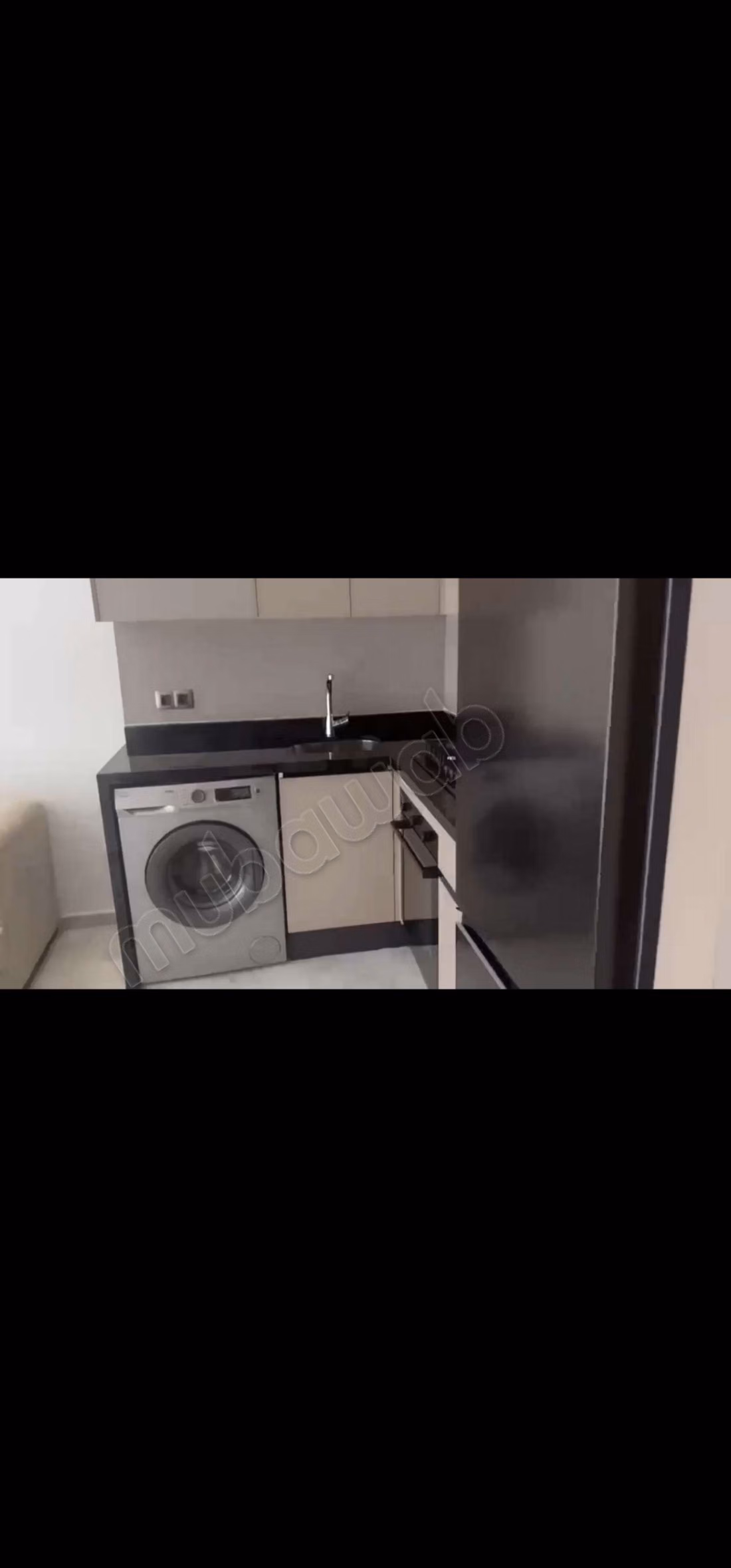 Location d'un appartement à Oasis. 1 Pièce. Spacieux salon européen