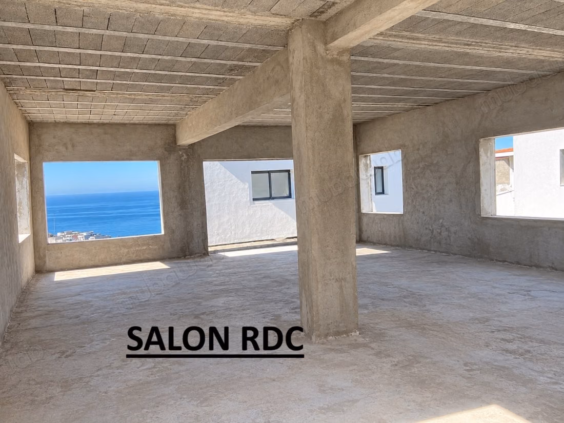 Villa semi finie avec jardin à Nouinouiche, 
Tanger