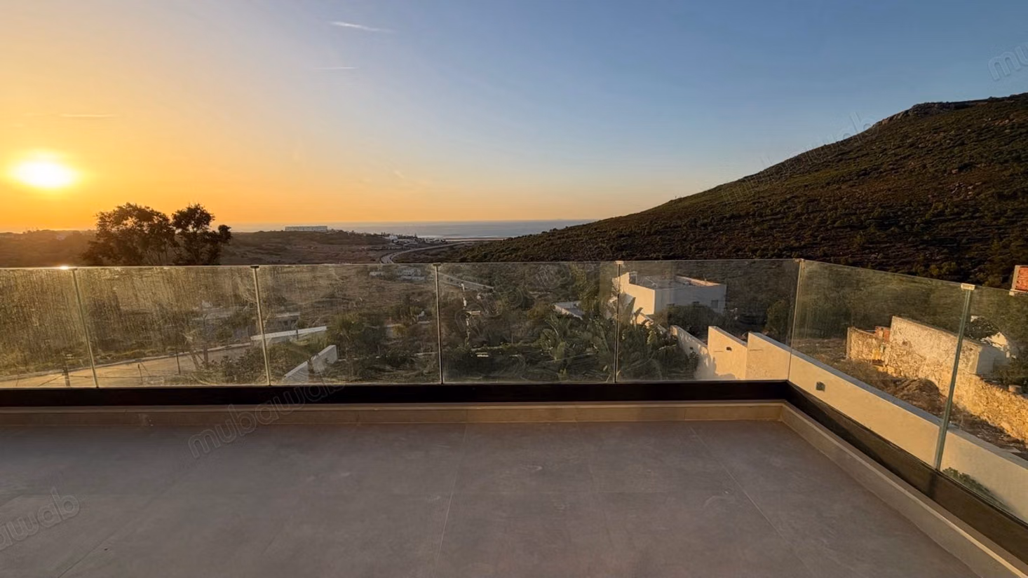 A LOUER: Villa splendide non meuble vue mer avec ascenseur