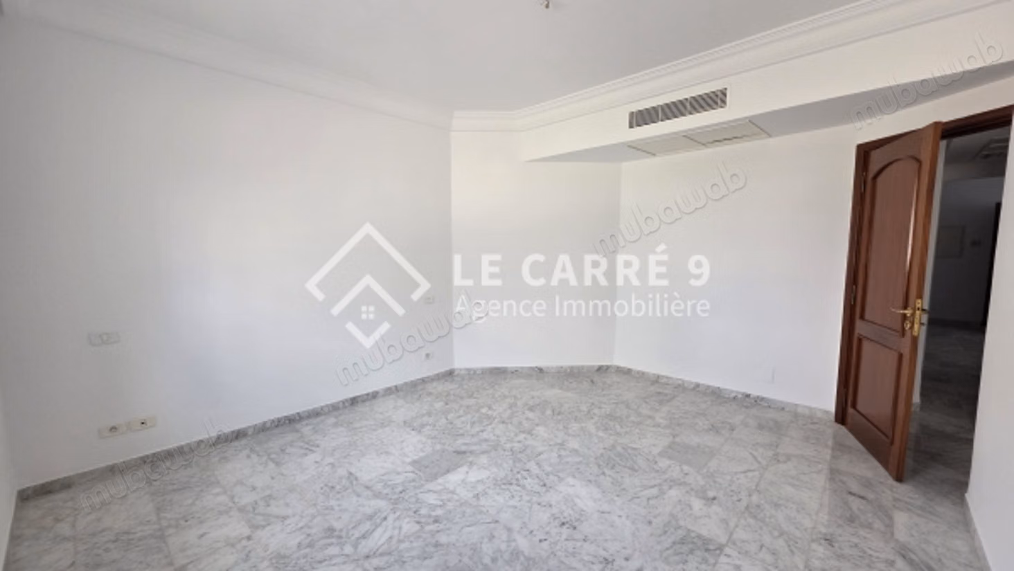 For rent S2 empty on the ground floor at Lake 2