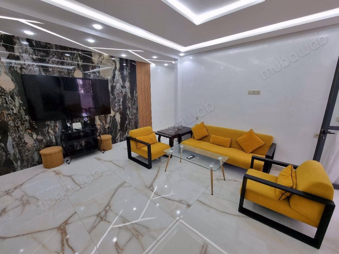 Très bel appartement en location à Founti. 
1 Pièce. 
Meublé