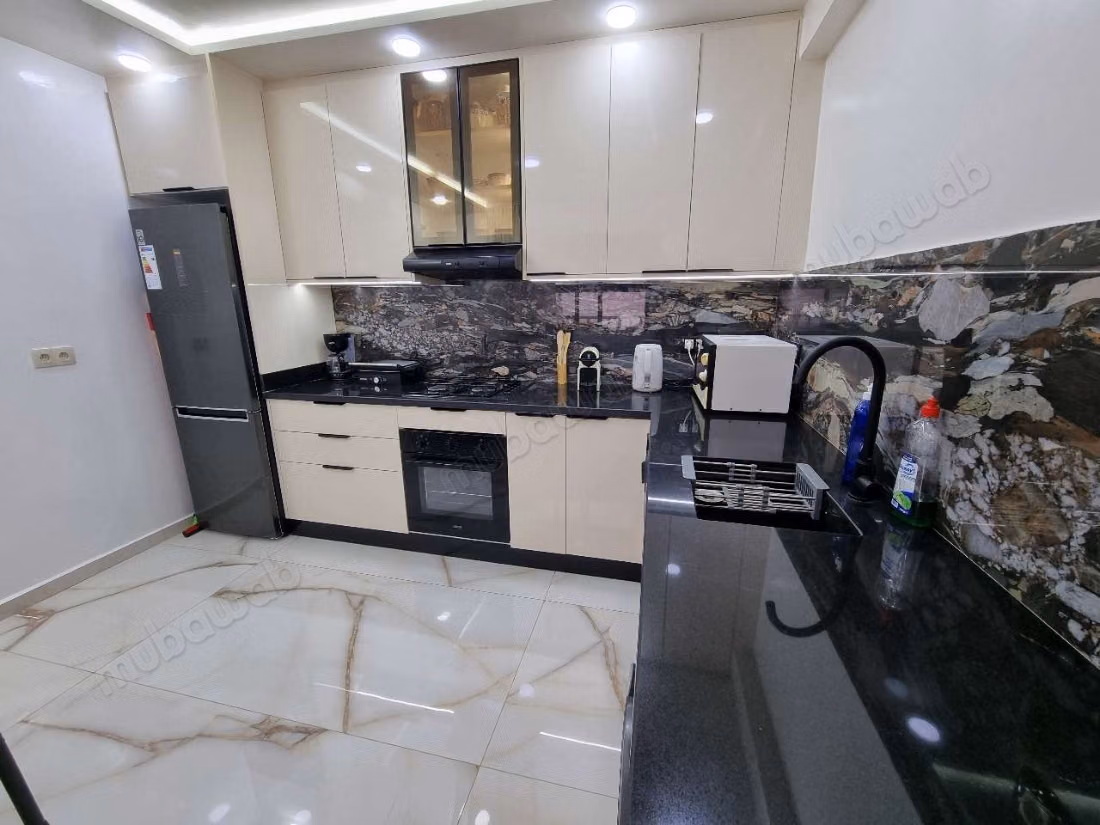 Très bel appartement en location à Founti. 
1 Pièce. 
Meublé