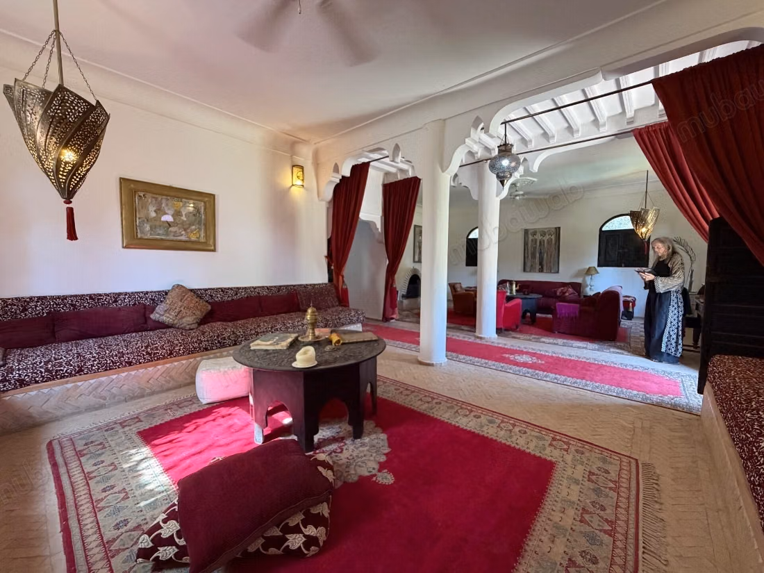 Villa authentique – 500m² à Route de Ouarzazate