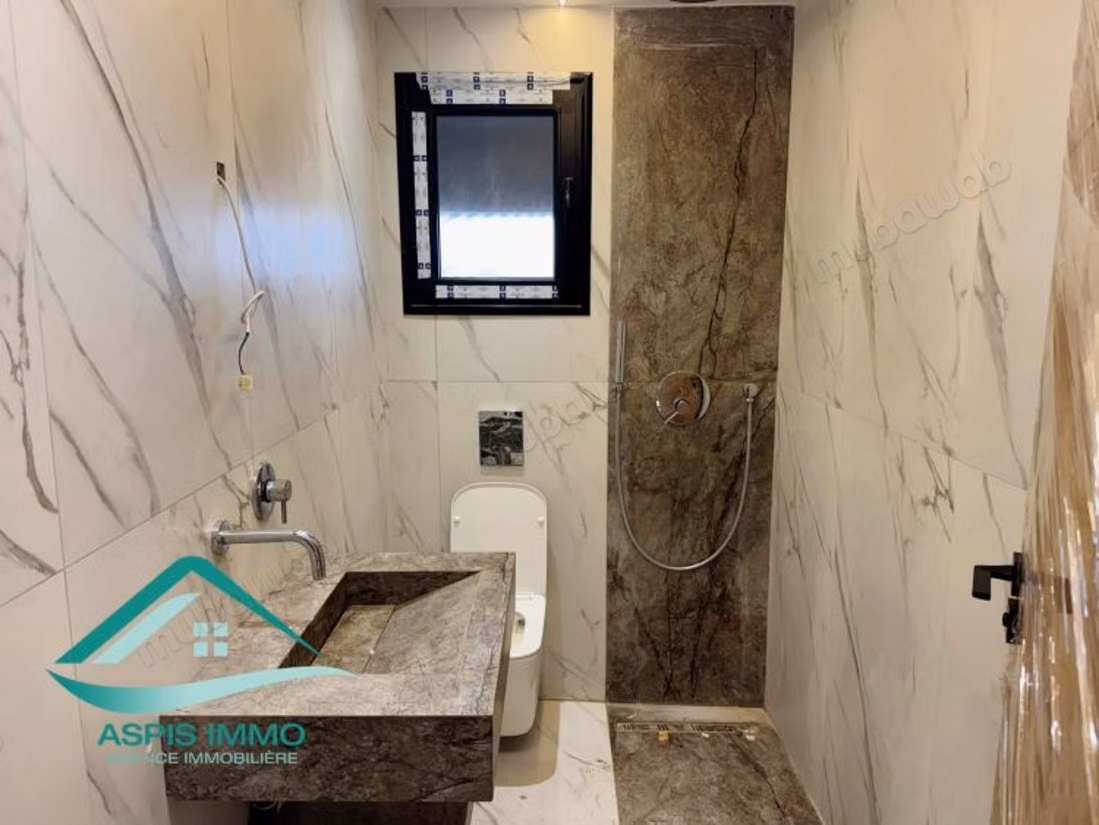 Villa triplex avec piscine à kerkouane kélibia