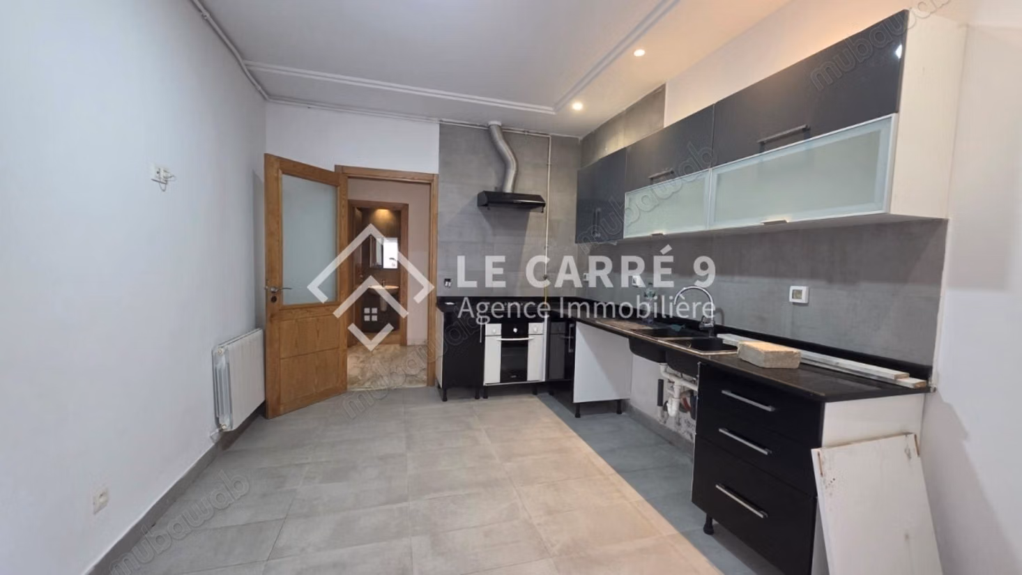 For rent a Triplex with pool at Lake 2