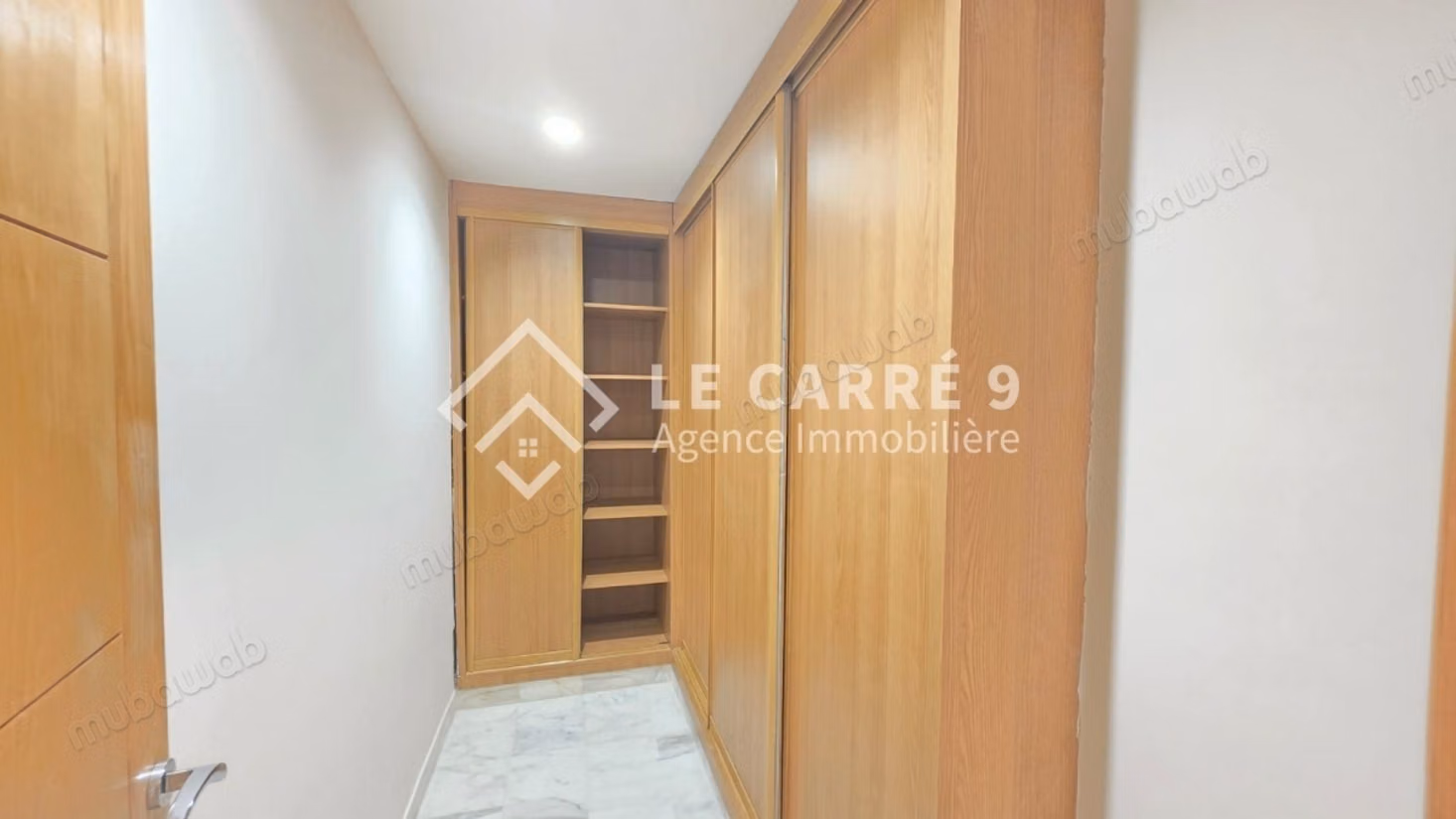 For rent a Triplex with pool at Lake 2
