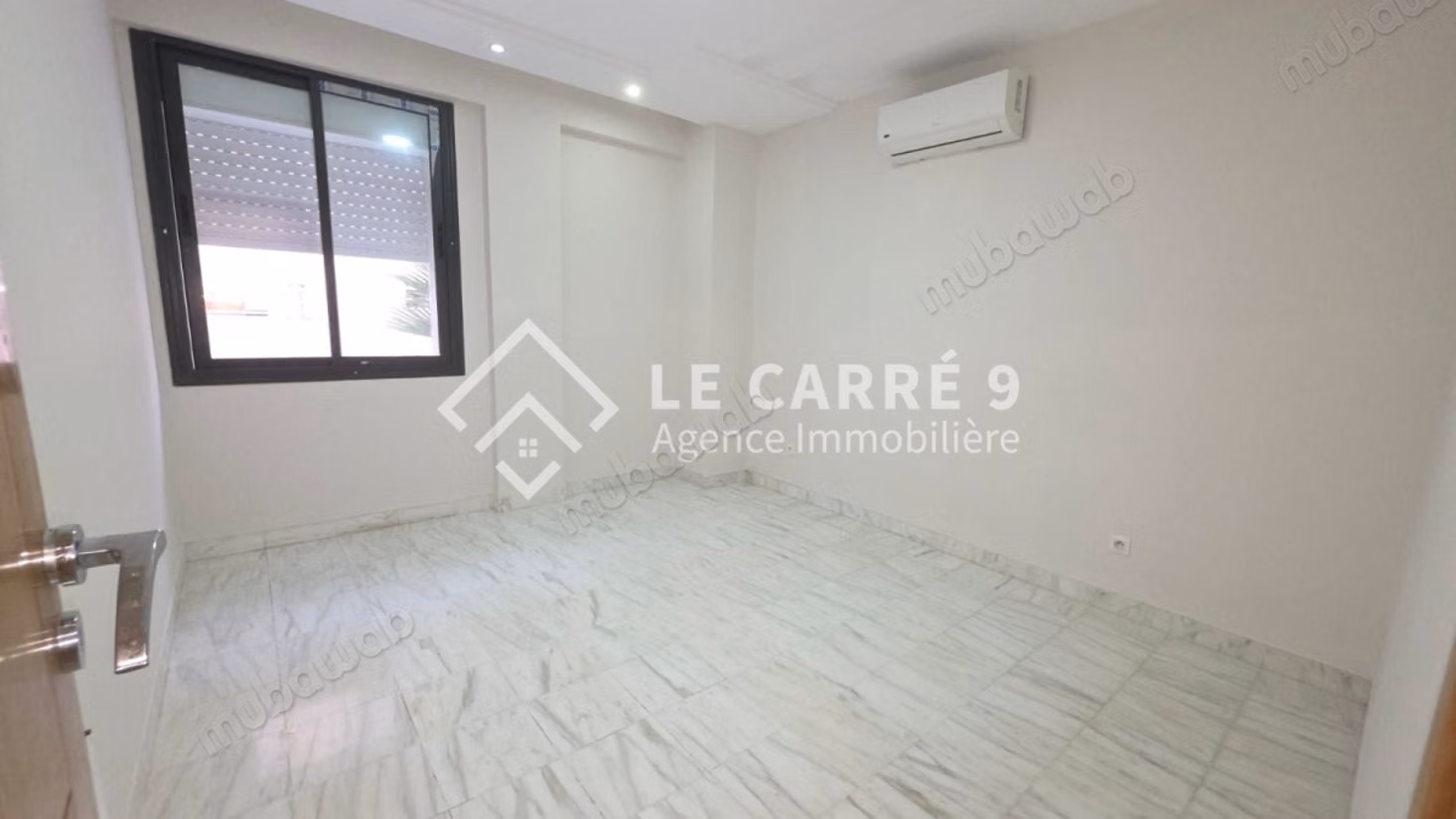 For rent a Triplex with pool at Lake 2