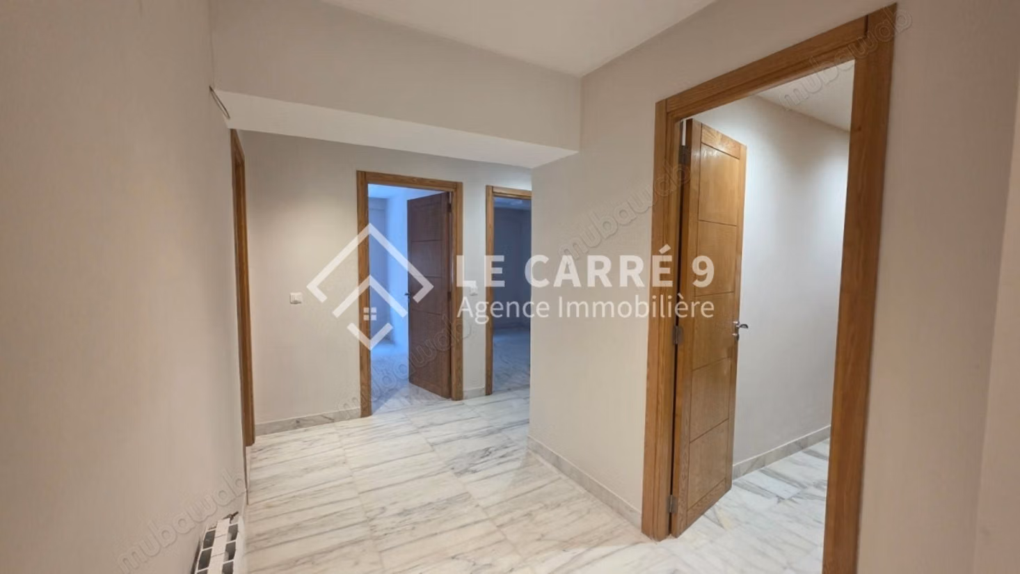 For rent a Triplex with pool at Lake 2