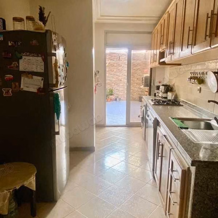 Appartement à Vendre de 140.0 m² à Casablanca, Quartier Tsf