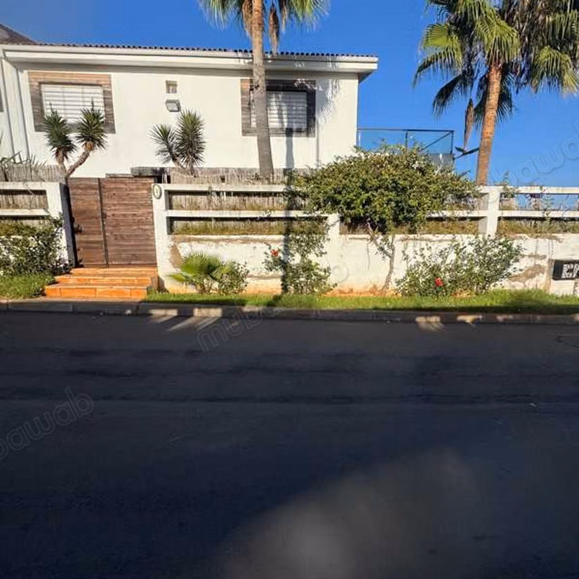Villa à Vendre de 298.0 m² à Dar Bouazza,
Ben Abid