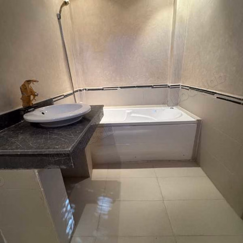 Villa à Vendre de 298.0 m² à Dar Bouazza,
Ben Abid